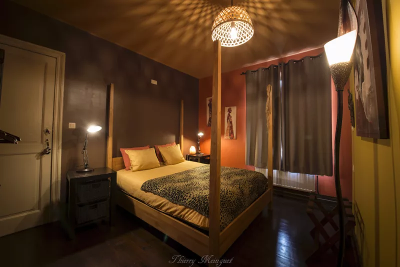 chambre colonel mustard chambre à thème énigme à résoudre à deux ludique, activité en couple Hastière dinant, Namur