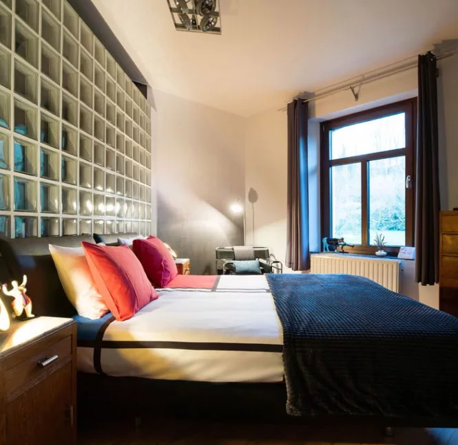 Sur le thème du Cluedo Logez dans la chambre artistique de Mr. Dorian GREY