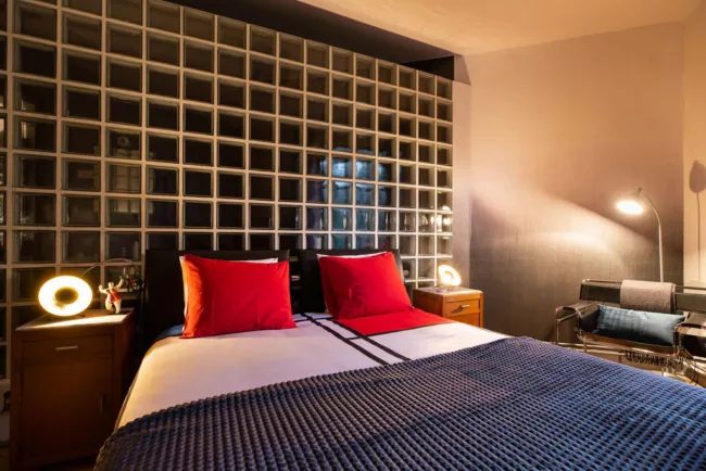 Sur le thème du Cluedo Logez dans la chambre artistique de Mr. Dorian GREY