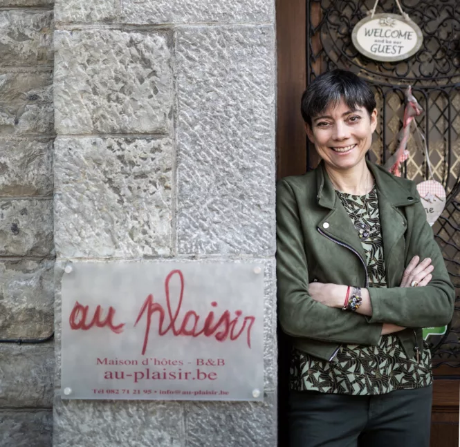 Lily l'hôte de sa maison