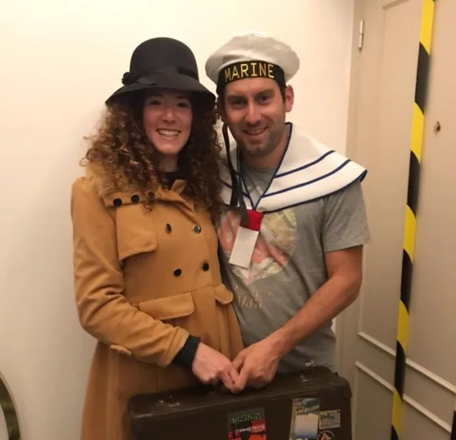 Aidez Nellie Bly à faire éclater le scandale à deux