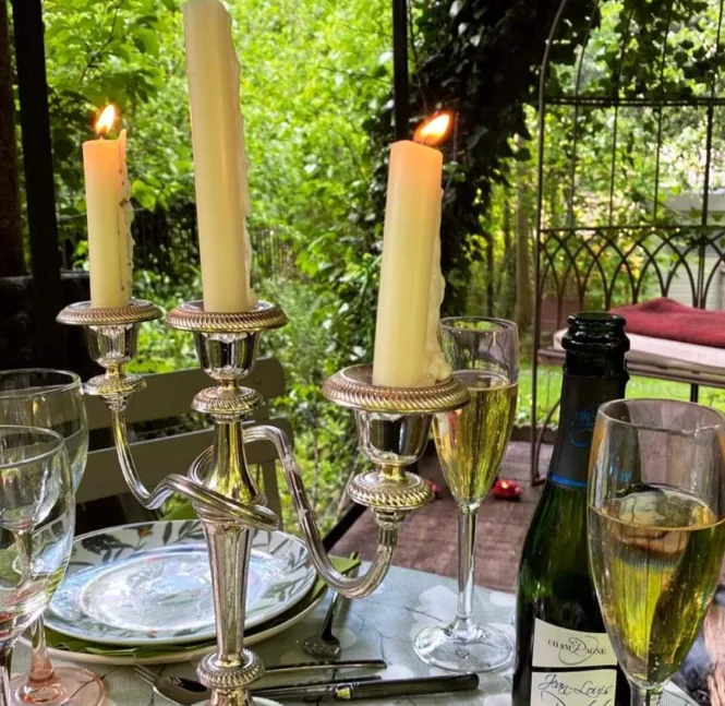 Secret garden ou jardin secret, passez une soirée en amoureux dans un endroit romantique dans le jardin