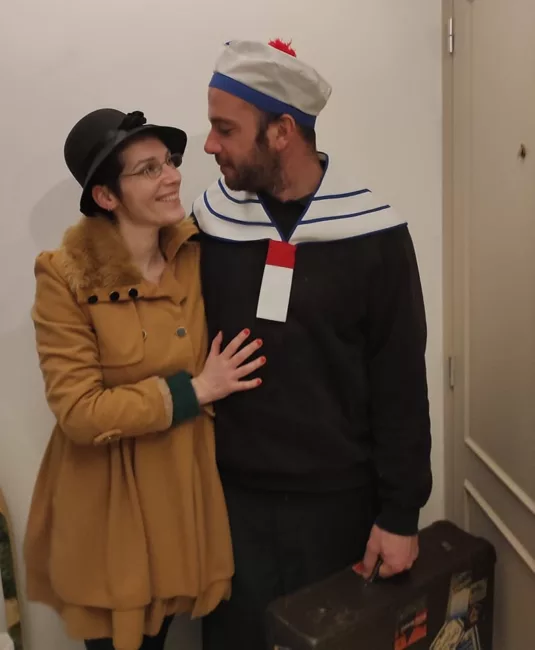 Aidez Nellie Bly à faire éclater le scandale à deux