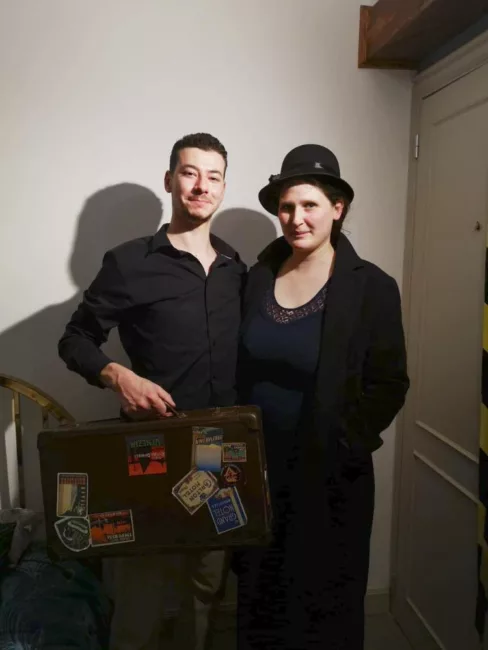 Aidez Nellie Bly à faire éclater le scandale à deux