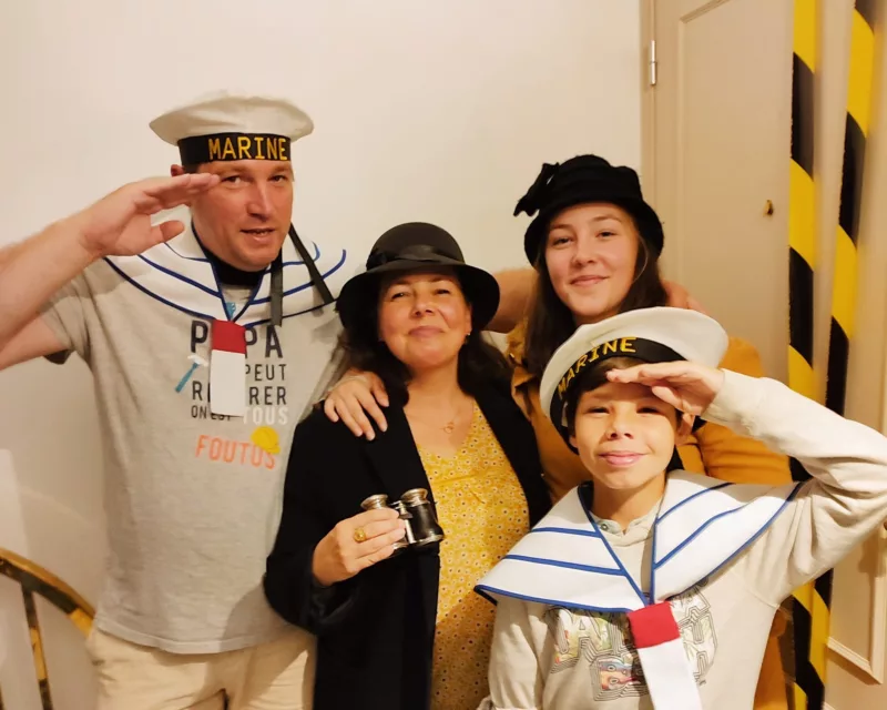 Aidez Nellie Bly à faire éclater le scandale en famille