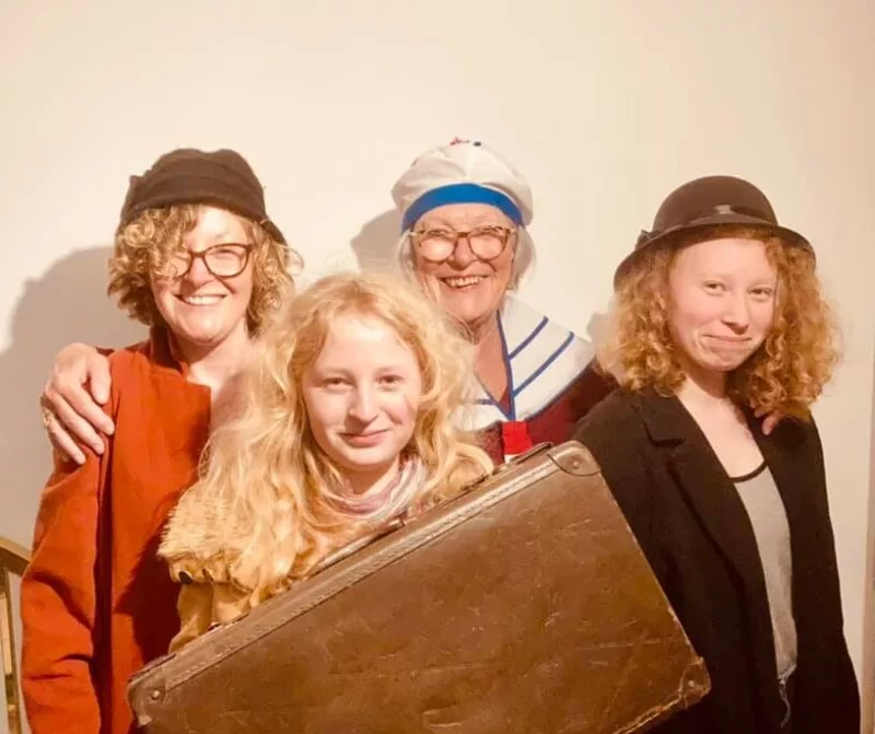 Aidez Nellie Bly à faire éclater le scandale en famille