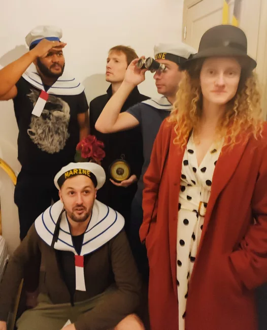 Aidez Nellie Bly à faire éclater le scandale en groupe de 5